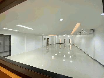 ให้เช่าพื้นที่สำนักงาน ย่าน วิภาวดี 130  ตรม ใกล้เคียง  หนังสือพิมพ์ไทยรัฐ เซ็นทรัลลาดพร้าว  